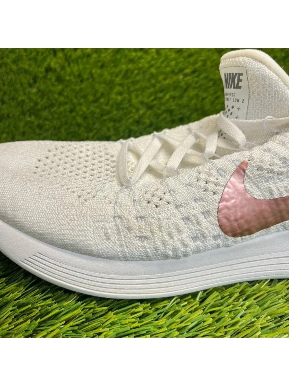 Nike LunarEpic Low Flyknit 2 X Plore Womens Size 11 White Running Shoes Sneakers